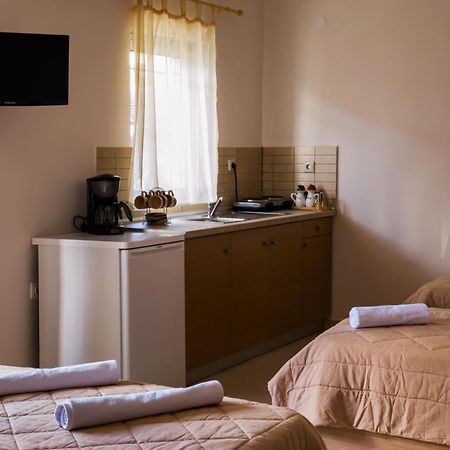 Nepheli Apartments And Studios Paralía エクステリア 写真