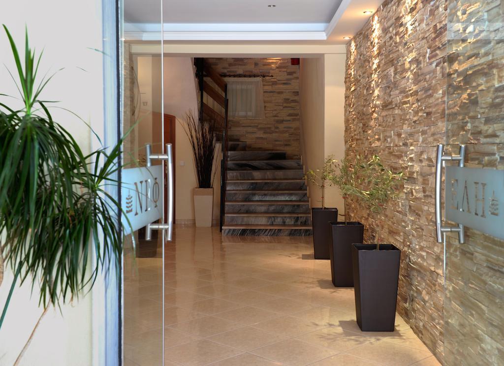 Nepheli Apartments And Studios Paralía エクステリア 写真