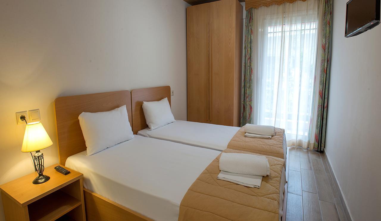 Nepheli Apartments And Studios Paralía エクステリア 写真